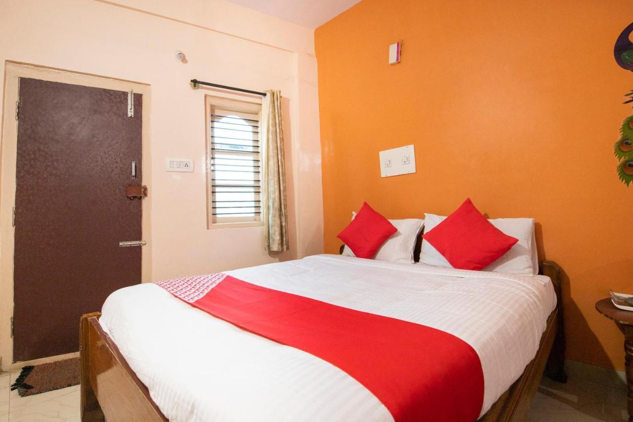 Oyo 68852 M.R Lodge Bangalore Ngoại thất bức ảnh