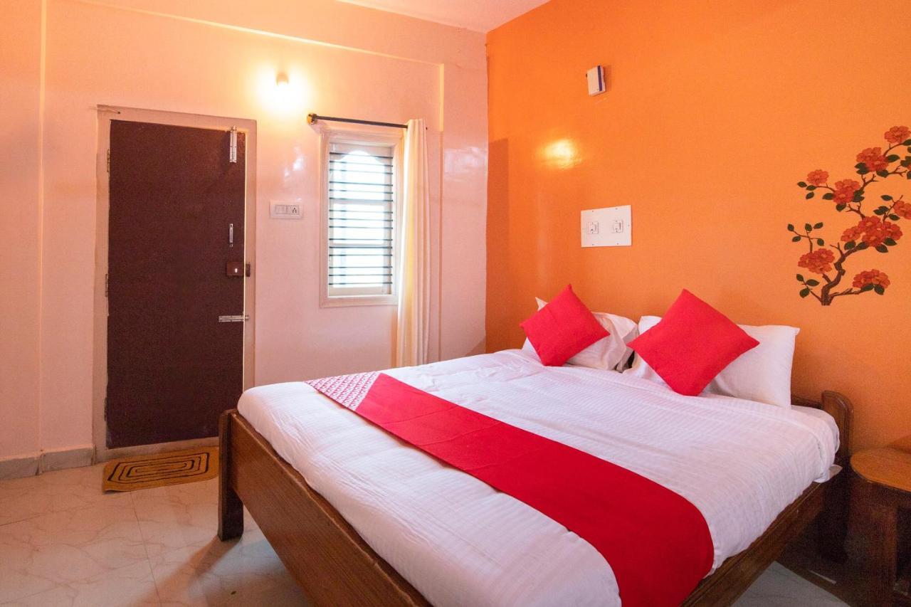Oyo 68852 M.R Lodge Bangalore Ngoại thất bức ảnh