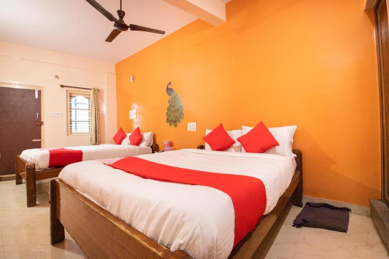 Oyo 68852 M.R Lodge Bangalore Ngoại thất bức ảnh